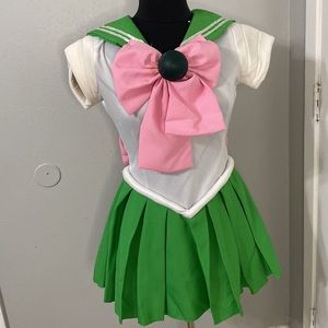 Sailor Jupiter and accesories